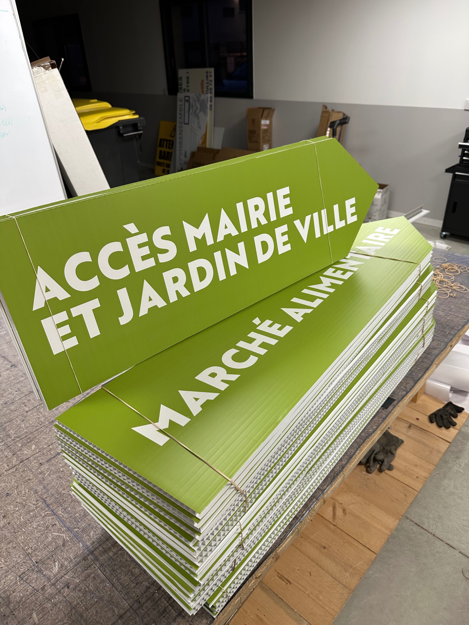 Enseigne lumineuse Office Notarial de nuit
